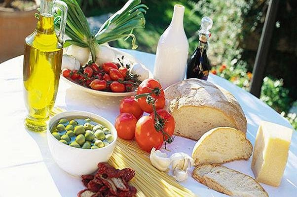 تاثیر رژیم مدیترانه ای در تسکین علائم اختلال استرس پس از سانحه 1 2513096 به گزارش خبرنگار مهر به نقل از مدیسن نت، «یانگ یو لیو»، نویسنده این مطالعه در بیمارستان زنان و بریگهام در بوستون، گفت: «رابطه بسیار جالبی بین میکروبیوم روده انسان و مغز وجود دارد.