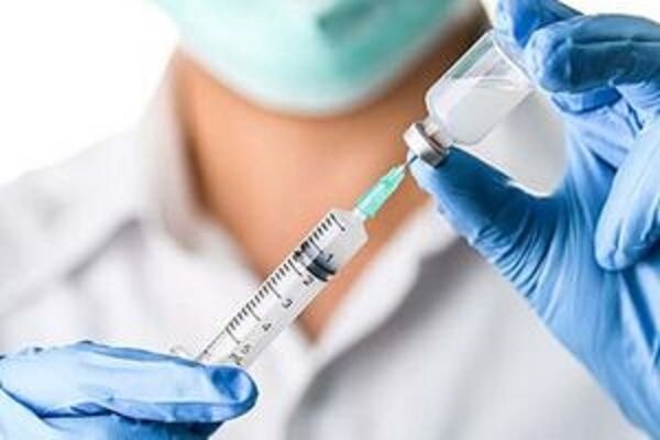 تولید واکسن آنفلوانزای فوق حاد پرندگان 1 3592058 به گزارش خبرگزاری مهر، عباس جمالی عضو هیأت مدیره انجمن تولید کنندگان و صادر کنندگان محصولات بیوتکنولوژی کشور خاطر نشان کرد: در حالی که در مهر ماه امسال هیچگونه واکسن آنفلوانزای فوق حاد پرندگان وارداتی در بازار نبود، یک شرکت دانش بنیان عضو انجمن با توزیع بیش از ۱۱ میلیون دوز واکسن در سراسر کشور نیاز مرغداران به این واکسن راهبردی را تأمین نمود.