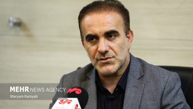 4173806 1 به گزارش خبرگزاری مهر، محمد رئیس زاده، در جلسه مجمع عمومی سازمان نظام پزشکی با تبریک به هیأت رئیسه جدید شورای عالی سازمان نظام پزشکی، گفت: اخیراً در کمیسیون تلفیق مجلس فردی ناگهان پیشنهاد داده که چون امضای الکترونیک در انحصار نظام پزشکی است و نباید این طور باشد، پیشنهاد شده که امضای الکترونیک را وزارت بهداشت بررسی و رصد کند و نظام پزشکی و برخی مراکز اجازه صدور آن را داشته باشند.