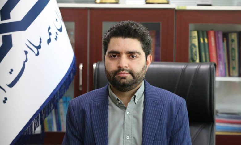 ۴۴ میلیون ایرانی از خدمات بیمه سلامت استفاده می کنند 1 4619992 1 به گزارش خبرگزاری مهر، عماد ملازاده دبیر ستاد بزرگداشت هفته ملی بیمه سلامت در خصوص برنامههای هفته ملی بیمه سلامت گفت: سوم آبان، سالروز تصویب قانون بیمه همگانی است که به همین مناسبت از ۲۹ مهر تا ۵ آبان با عنوان هفته ملی بیمه سلامت نام گذاری شده است.