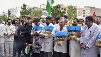 4706149 دریافت 36 MB به گزارش خبرنگار مهر، اجتماع کادر درمان و پزشکان تبریز در محکومیت اقدامات رژیم کودک کش اسرائیل و حمایت از مردم مظلوم فلسطین برگزار شد.