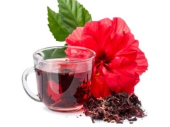 فواید چای ترش 1 a1048b 3 فواید مصرف چای ترش*برای افراد مبتلا به بیماری های قلبی عروقی مفید است*تقویت کننده سیستم ایمنی است.این چای ازویتامینc غنی است که در برابرعفونت و سرماخوردگیمقاومتایجاد میکند*فشار خون را کاهش داده که این تاثیر ناشیاز عملکرد انتوسیانینها.پلیفنول هاواسیدهییسکوس میباشد*مصرف این چای برای کسانی که فشار خون پایینی دارند توصیه نمیشود*همچنین به دلیل تاثیراین چای برسطوح استروژن بدن بهتراست افرادی که از قرصهای ضد بارداری استفاده میکنند و یا زنان یائسه ای که تحت هورمون درمانی جایگزین هستند از این چای استفاده نکنند*چای ترش یه دلیل شباهت ترکیبات ان با انسولین در افراد دیابتی اثر هیپوگلایسمیک دارد* چای ترش در کنار رژیم غذایی مناسب و ورزش روند کاهش وزن را تسهیل میکنند* این چایی حاوی ماده ای است که تولید امیلاز را مهار کرده و بنابراین جذب کربوهیدرات ها کمتر میشود