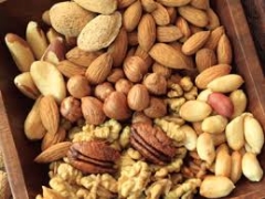 آجیل سرطان زا هم می شود؟! 1 a727b 1 <p>بنابراین آن را باید حتی الامکان هرچه تازه تر مصرف کنیم. هرچقدر آجیل تازه تر باشد
میزان آلودگی اش با قارچ ها کمتر است. به ویژه قارچ مولد "آفلاتوکسین"
که به شدت بیماری زاست و می تواند زمینه ساز بروز بدخیمی ها شود. از رنگ و طعم
آجیل نیز می توان تازگی آن پی برد. قرار دادن آجیل ها در کنار خیابان و دست زدن افراد مختلف به آنها
می تواند باعث شود میکروب های که روی بدن افراد است به آجیل منتقل شود. البته این
امر فقط در مورد دست فروش ها صادق نیست. حتی در بسیاری از مغازه ها هم وجود دارد
اما باید آجیل را از مراکز معتبر خریداری کنیم. زیرا این آلودگی ها هم می توانند
در کوتاه مدت سلامت افراد را تهدید کنند و هم در دراز مدت اثر تجمعی و بیماری زا
داشته باشند. بهتر است آجیل را به صورت بسته بندی با پروانه بهره برداری تهیه کنیم
یا از مراکزی خرید کنیم که می دانیم در نگه داری و تهیه مواد اولیه شان دقت می
کنند.برای مشاهده ی آخرین پیشنهادات ویژه و تخفیف های فوق العاده به وب سایت جدید ما به آدرس زیر مراجعه کرده و در کلوپ مشتریان ثبت نام کنیدwww.ideal-clinic.irفقط خانومها بخوانند ... !!!فقط خانومها بخوانند ... !!!تنگ کردن واژن با جدیدترین تکنولوژی آمریکا هم اکنون در کلینیک ایده آلبرای اطلاعات بیشتر و مشاهده فیلم روی لینک زیر کلیک کنیدتنگ کردن واژن با لیزر</p>