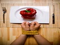 خطر کاهش وزن ناگهانی 1 a733b 3 <p>چاقی بیماری های گوناکونی از
جمله دیابت،فشار خون بالا،سکته قلبی،سکته مغزی و درد مفاصل به
ویژه درد مفاصل زانو را با خود به همراه می آورد و حتی می تواند باعث مرگ زودرس و
کوتاهی عمر شود.بنابراین باید برای کنترل وزن و پیشگیری از از چاقی از زمان کودکی
برنامه مناسبی داشته باشیم و برای این که کودکانمان وزن مناسبی داشته باشند،به آن
ها بیاموزیم که غذاهایی مانند شیرینی،مواد قندی و نان و برنج کمتر بخورند اما اگر
چاق شدیم،بهترین راه این است که وزنمان را با حرکت و ورزش و کم خوردن به تدریج سبک
تر و از کاهش وزن های شدید اجتناب کنیم.این که بتوانیم در طول یک سال 10 درصد
وزنمان را کم کنیم،بد نیست اما اگر بخواهیم یکدفعه و در عرض 3و4 ماه مقدار زیادی
کاهش وزن داشته باشیم ممکن است دچار اختلال ها و مشکلاتی شویم و برای قلب،مغز،کبد
و کلیه ها عوارض داشته باشد.افراد چاق باید سعی کنند وزنشان را به تدریج کم کنند.آدرس کلینیک لاغری ما : تهران - میدان پونک - بلوار همیلا - خیابان پارک - میدان پارک - ساختمان پزشکان پاسارگاد - طبقه 3 واحد 5 تلفن : 02144495410 همراه : 09199090683برای مشاهده ی آخرین پیشنهادات ویژه و تخفیف های فوق العاده به وب سایت جدید ما به آدرس زیر مراجعه کرده و در کلوپ مشتریان ثبت نام کنید www.ideal-clinic.irبرای مشاهده ی آخرین پیشنهادات ویژه و تخفیف های فوق العاده به وب سایت جدید ما به آدرس زیر مراجعه کرده و در کلوپ مشتریان ثبت نام کنیدwww.ideal-clinic.ir</p>
